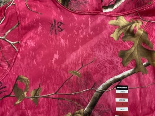 Realtree Women's Extra Beetroot Camo Pullover Hoodie