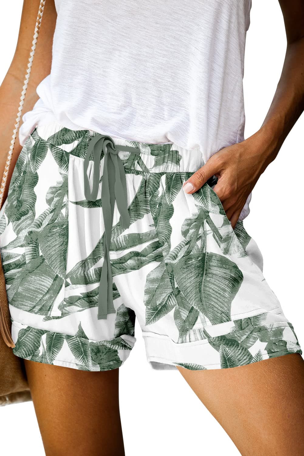 QUEEN PLUS Women's Casual Elastic Waist Shorts with Pockets